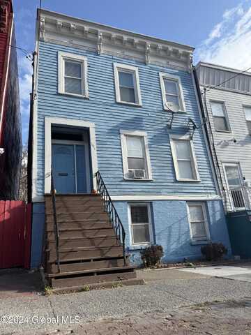 391 Clinton Avenue, Albany, NY 12206