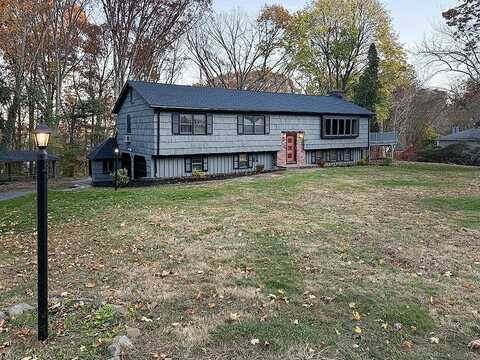 527 Howellton Road, Orange, CT 06477