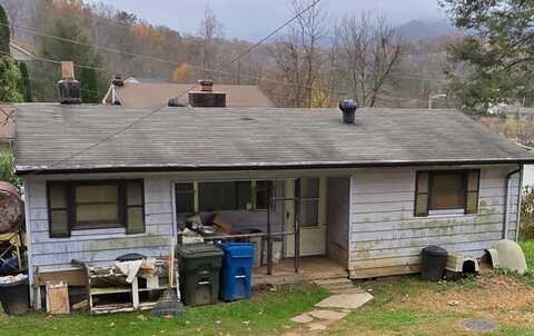 189 Craven Rd, Waynesville, NC 28786