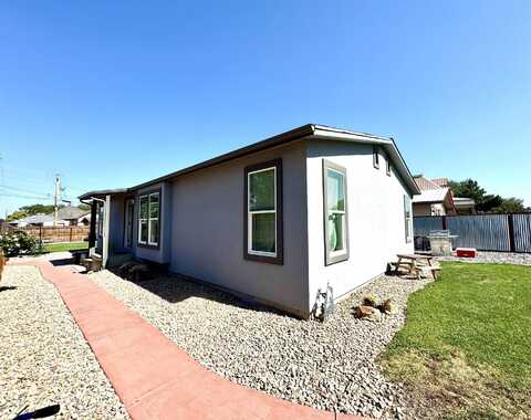 320 N Grand Avenue, Montrose, CO 81401