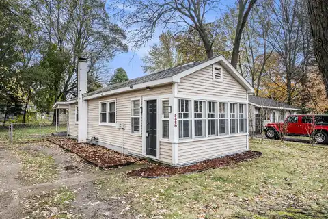 426 W Hill Street, Plainwell, MI 49080