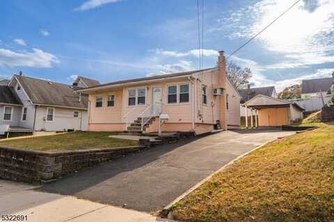 33 Hudson Ave, Totowa, NJ 07512