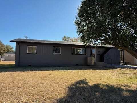 208 E 18th St, Larned, KS 67550