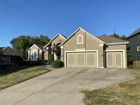 5711 NE Sapphire Place, Lees Summit, MO 64064