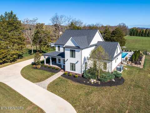 6015 Cate Rd, Powell, TN 37849