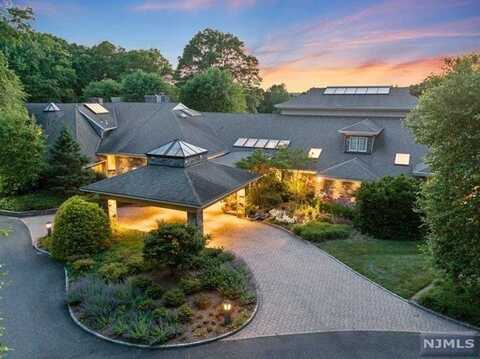 125 Chestnut Ridge Road, Saddle River, NJ 07458