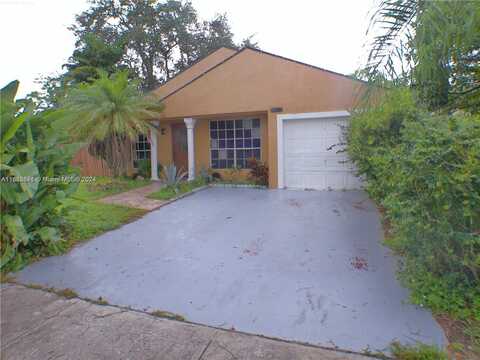 1490 SW 85th Ter, Pembroke Pines, FL 33025