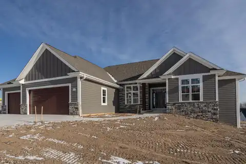 W253n5552 Crescent Hill Dr, Sussex, WI 53089