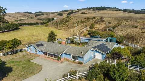 486 Stage RD, PESCADERO, CA 94060