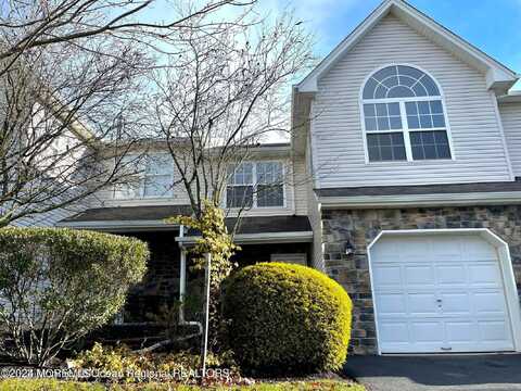 40 Maywood Run, Tinton Falls, NJ 07753