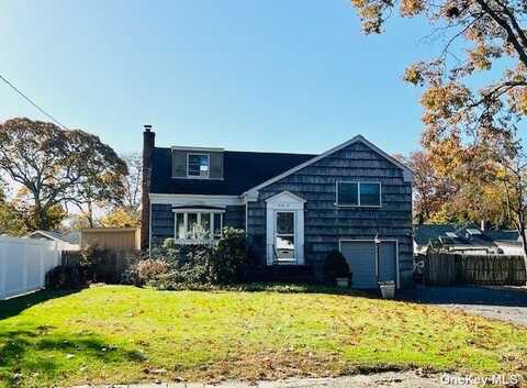 22 Bay 2nd Street, Islip, NY 11751