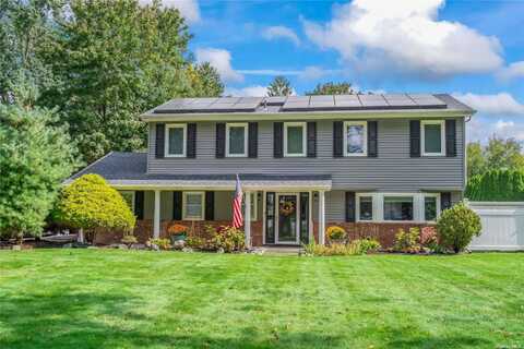 10 Meadowrue Lane, East Northport, NY 11731