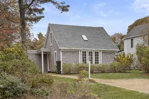 87 Schoolhouse Road, Edgartown, MA 02539