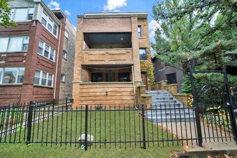 1121 W Columbia Avenue, Chicago, IL 60626