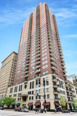 41 E 8TH Street, Chicago, IL 60605