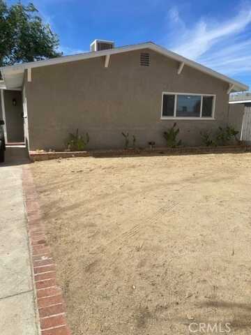 44143 Fig Avenue, Lancaster, CA 93534