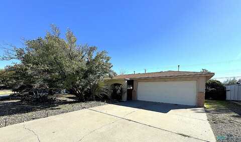 504 La Fonda Drive, Roswell, NM 88201