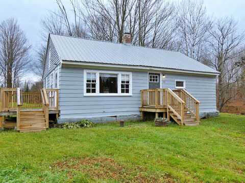 740 Center Road, Albany, VT 05820