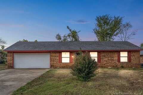 903 W 9th Place S, Claremore, OK 74017