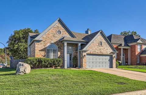 8101 Cloverglen Lane, Fort Worth, TX 76123