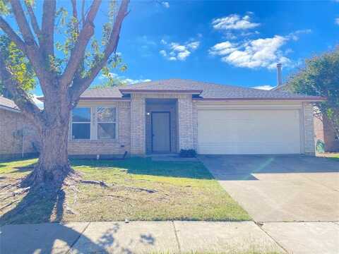 4221 Hunters Creek Drive, Fort Worth, TX 76123