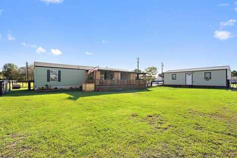 824 Holiday Village Drive, Quitman, TX 75783