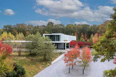 13 Terry's Trail, East Hampton, NY 11937