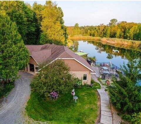 E5885 County Rd S, Marion, WI 54950