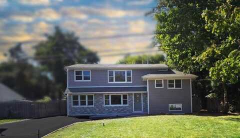 33 Wiltshire Dr., Commack, NY 11725