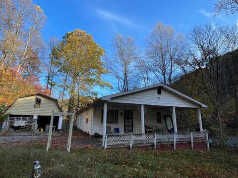 5000 Garretts Fork Road, Chapmanville, WV 25508