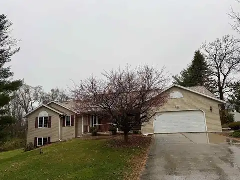 2085 CARDINAL Lane, GREEN BAY, WI 54313