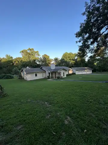 5823 South Ozark Estates, Ozark, AR 72949