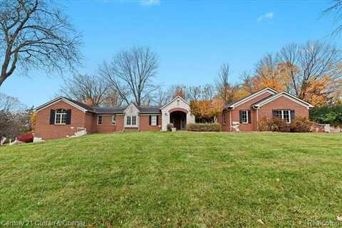 33834 COTSWOLD Street, Farmington Hills, MI 48335