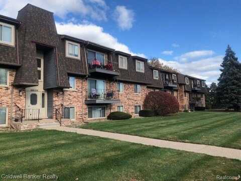 420 RIVIERA Drive, Saint Clair Shores, MI 48080