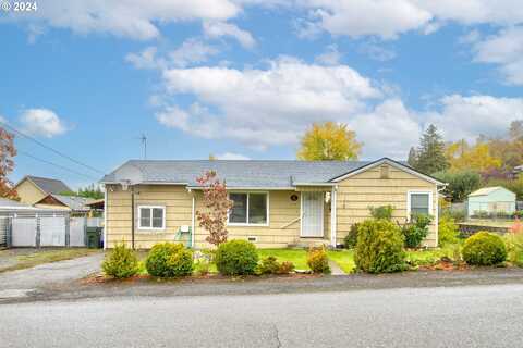 1752 NW DOGWOOD ST, Roseburg, OR 97471