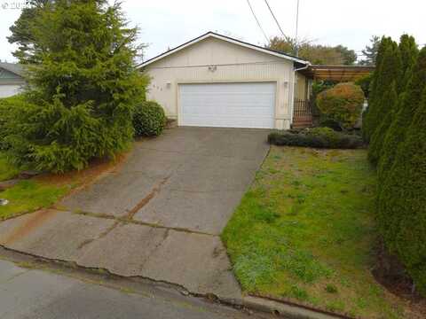 1055 AUGUSTINE ST, Coos Bay, OR 97420