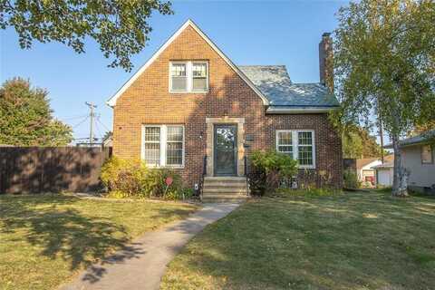 921 Orange Avenue E, Saint Paul, MN 55106