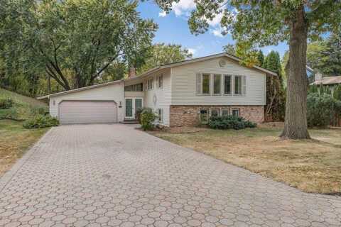 2975 Torchwood Drive, New Brighton, MN 55112