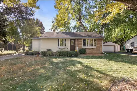 264 Maple Lane, Roseville, MN 55113