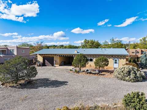 210 Camino Rio, Santa Fe, NM 87501