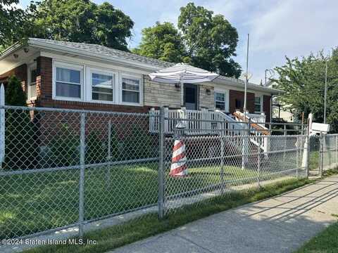 1031 N Railroad Avenue, Staten Island, NY 10306