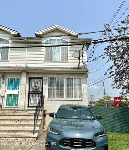 15 Margo Loop, Staten Island, NY 10301