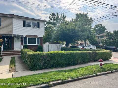 55 Abingdon Avenue, Staten Island, NY 10308