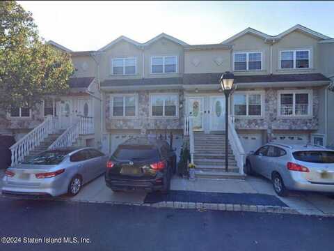 82 Dartmouth Loop, Staten Island, NY 10306