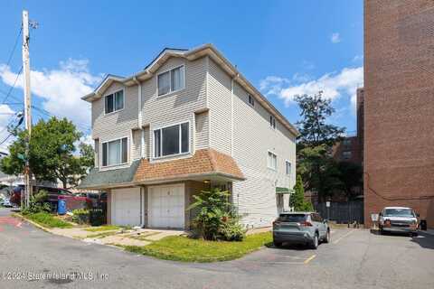 66 Courtney Loop, Staten Island, NY 10305