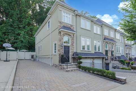 169 Presentation Circle, Staten Island, NY 10312