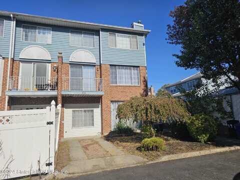 39 Edward Court, Staten Island, NY 10314