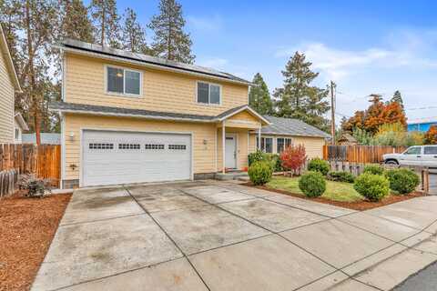 100 Rhonda Lane, Phoenix, OR 97535