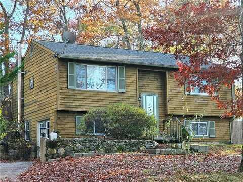 12 Canterbury Drive, Westerly, RI 02808