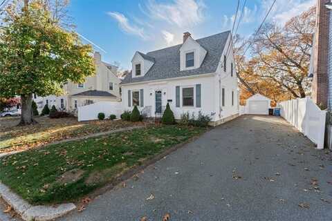 8 Fairview Avenue, Lincoln, RI 02865